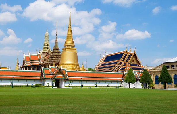 Private Tour: Grand Palace,Wat Phra Kaew, Museum&Cooking Class