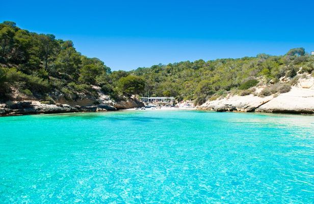 Tour Beach Portal Vells, Cave Portal Vells.