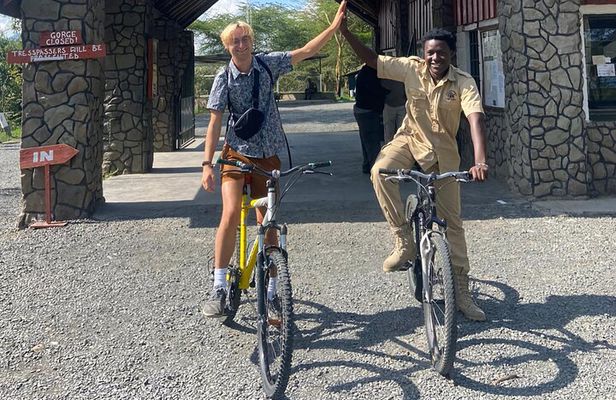 2 Day Tour Hells Gate, Lake Naivasha & Lake Nakuru from Nairobi