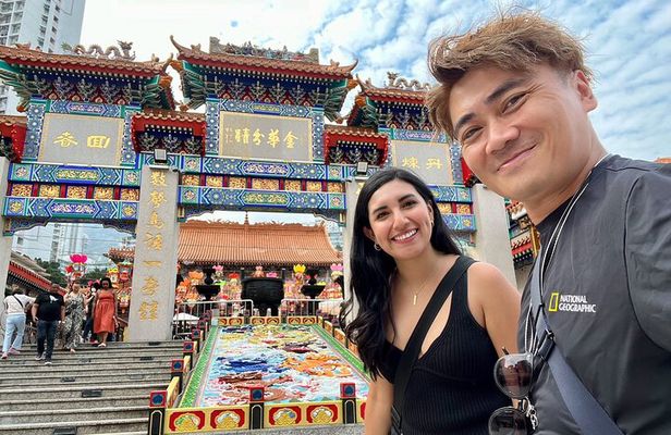 Hong Kong Private Tour with Master Storyteller (Full or Half Day)