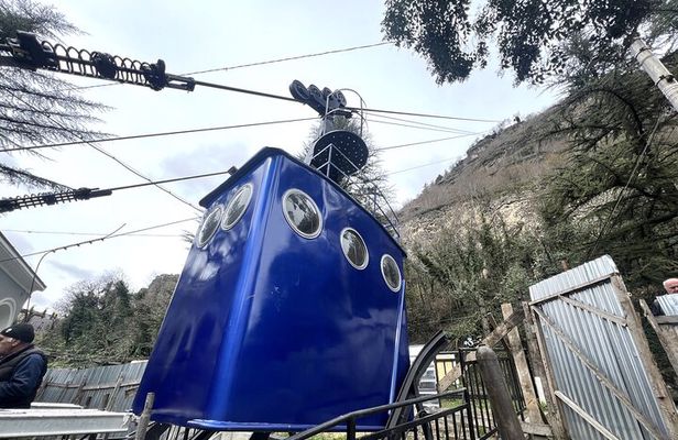 Kutaisi: Chiatura Cable Cars & Katskhi Pillar Guided Tour