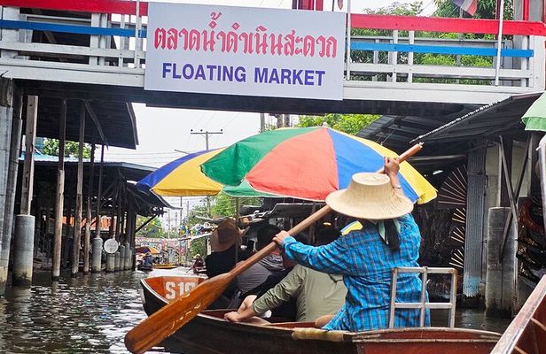 Damnoen Saduak Famous Floating Market and Mea Klong Railway Tour