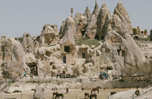 Horse Back Riding in Cappadocia with hot air balloons