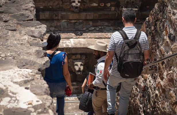 Teotihuacan 3 Pyramids Tour + Hotel Pick Up + Lunch at La Gruta
