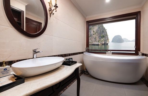 Lan Ha Bay - Ha Long Bay 5 Stars - Private balcony 2 days trip