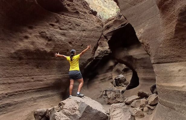 Barranco de las Vacas, caves & village by Sky Rebels local guides