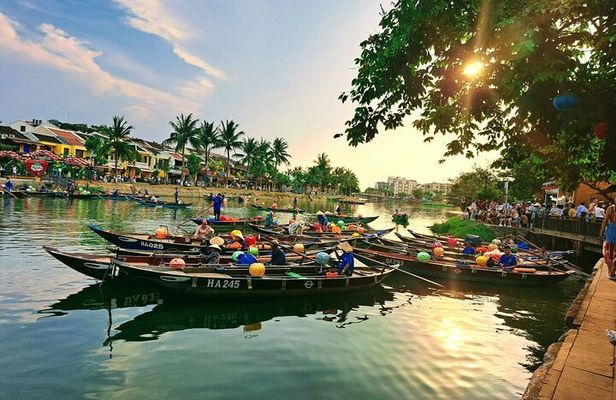 Hidden Gem of Hoi An Old Town-Local Food-Lantern Making-Tailoring