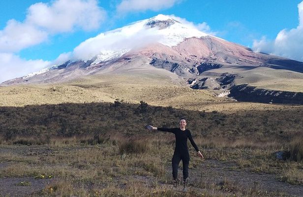 Cotopaxi Volcano Biking Private Tour VIP