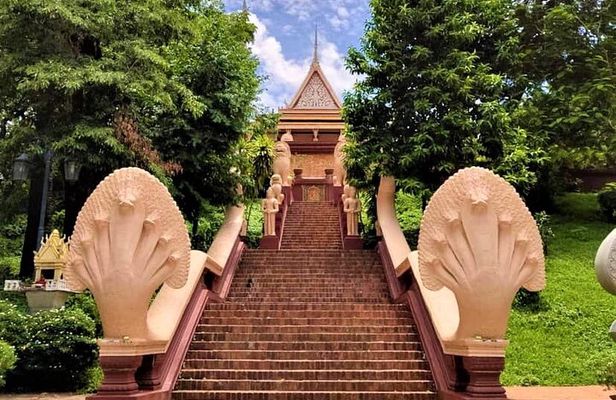 Day trip from Sihanoukville to Phnom Penh for Cruise Ship