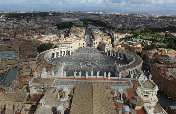 Rome St. Peter's Basilica Tour with exclusive Underground Access