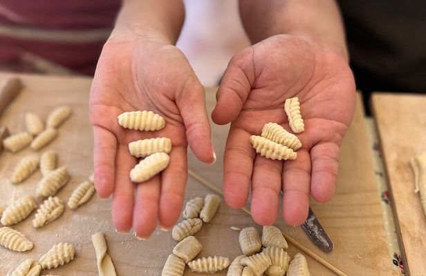 Traditional Sicilian fresh pasta lesson.