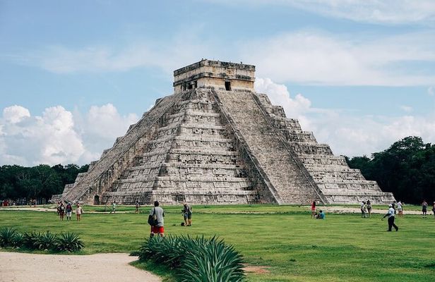 Chichen Itza, 2 Cenotes swimming & Lunch included