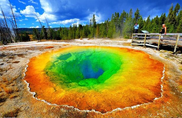 6-Day Yellowstone and Mount Rushmore Tour from Salt Lake City