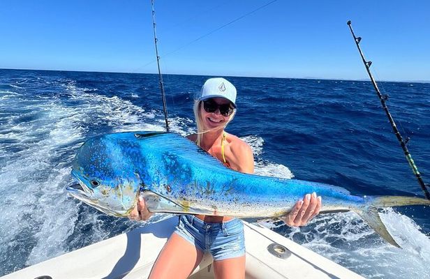 Private 38ft Fishing Charter in Tamarindo with Food and Drinks
