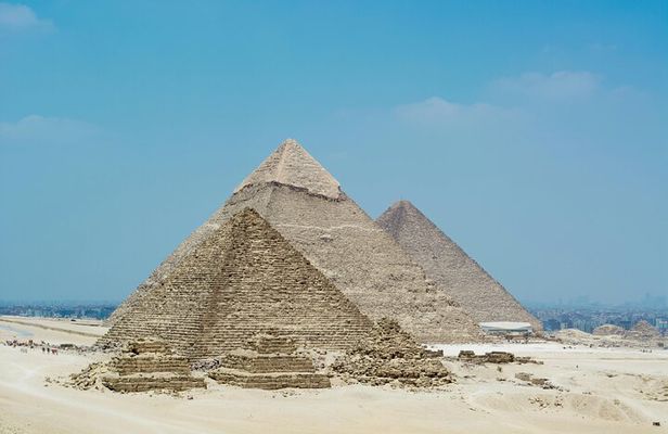 Half Day Tour To Giza Pyramids and Saqqara