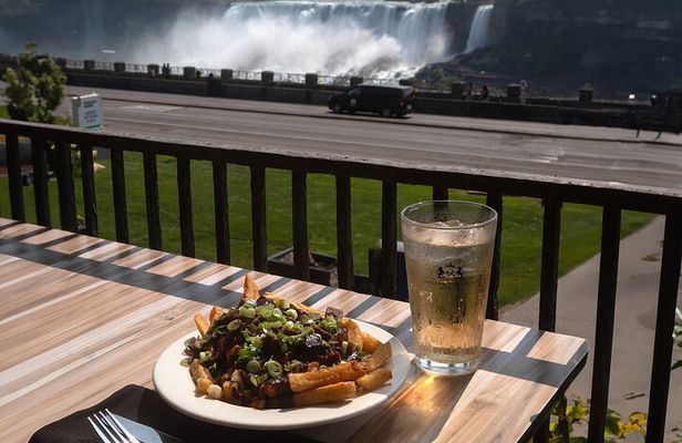 Niagara Falls All Canadian Food Walking Tour