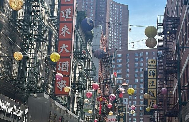 Chinatown & Little Italy Food Tour (4 Delicious Food Stops!)