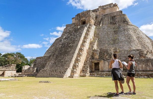 Tour to Uxmal Kabah and Chocolate Museum from Mérida