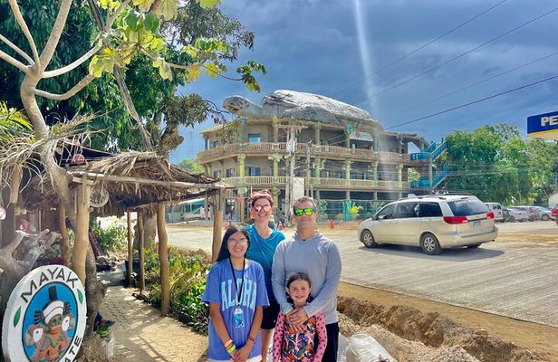 Roatán Custom Private Island Tour: Rum, Chocolate, & Culture
