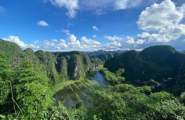 Ninh Binh Full Day Tour from Hanoi to Hoa Lu, Trang An & Mua Cave