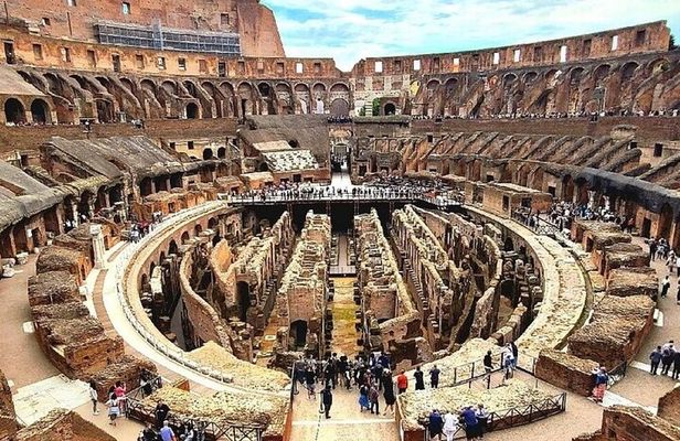 Rome: Colosseum Guided Tour with Roman Forum and Palatine hill