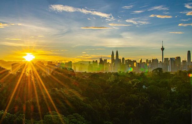 Kuala Lumpur Sunrise City Tour with Roti Canai & Teh Tarik