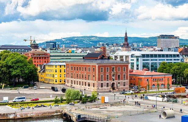 Oslo Old Town Highlights Private Walking Tour