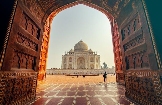From Delhi: 2-Day Delhi & Agra Taj Mahal Tour in Private Car