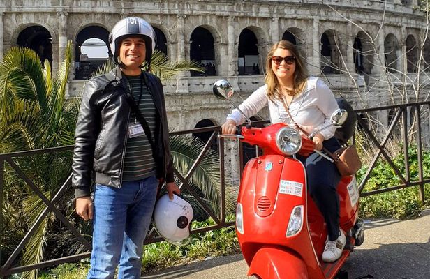 Rome by Vespa – Vespa Tour with Local Guide Francesco