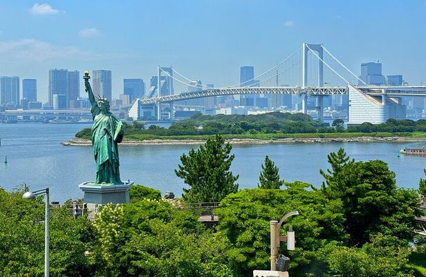 Fish Market & Tokyo Skyline Private Walking Tour