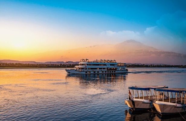 5 Days Nile Cruise: Ancient Wonders and Modern Comfort