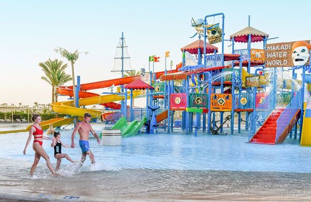 Hurghada: Makadi Water World with Lunch & Transfers