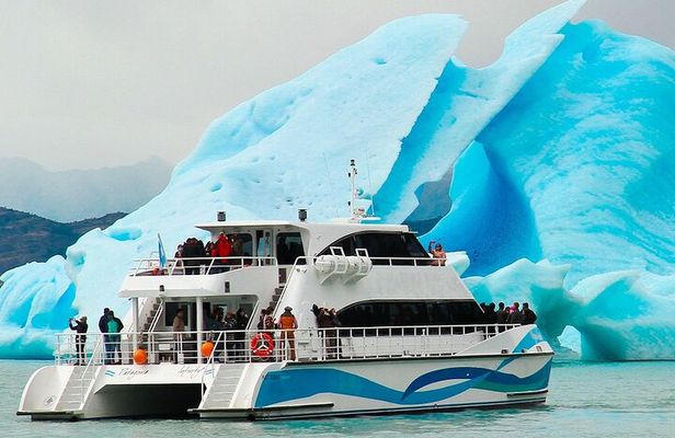 "Todo Glaciares" Boat Tour + optional transfers from El Calafate