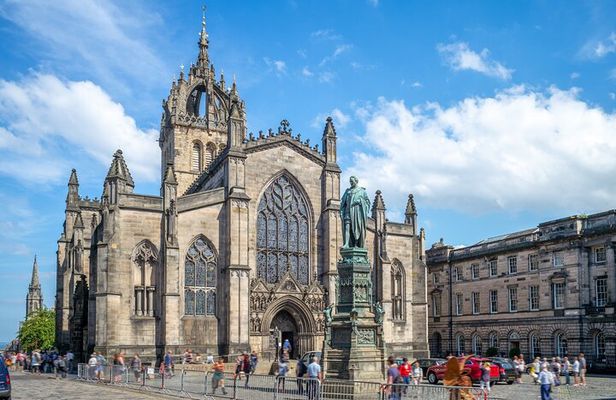 St Giles' Cathedral and Edinburgh Old Town Private Tour