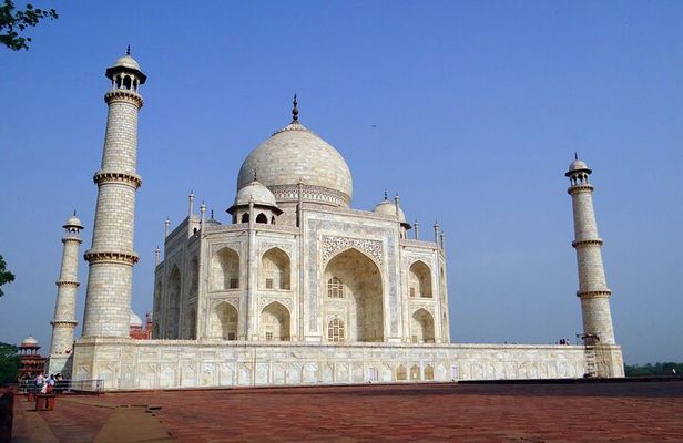 All Inclusive Taj Mahal & Agra Fort Tour from Delhi by Express Train