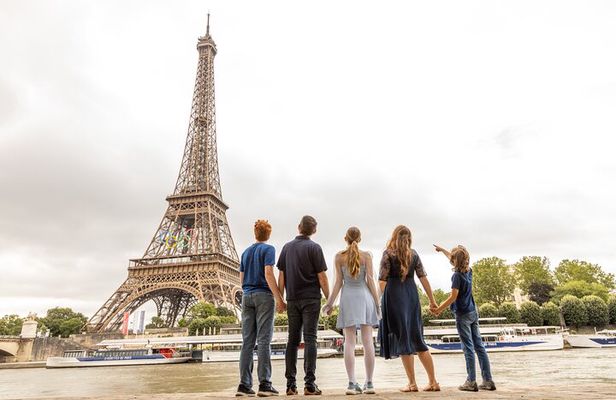 Private Professional Photoshoot in Paris