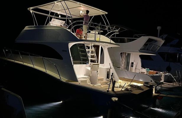 ViP Tour by Private Boat with Snorkeling and Lunch From Hurghada