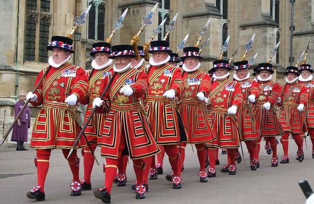 Tower of London Crown Jewels and English Royal History Tour