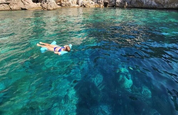 Private Boat Tour Tailor-Made 8h-All Inclusive
