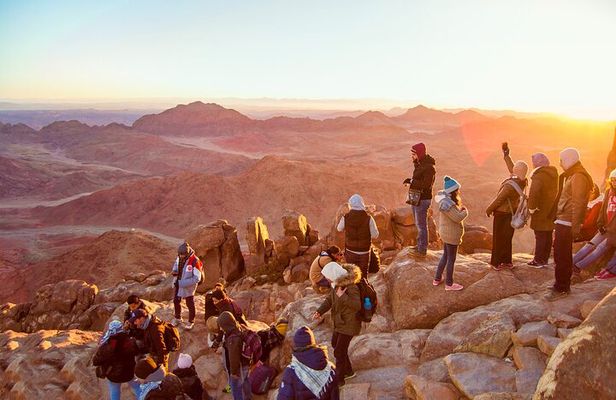 St. Catherine & Moses Mountain Sunrise Bus Tour with Breakfast