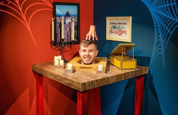 Harry Potter's Edinburgh Tour and House of Illusions Experience