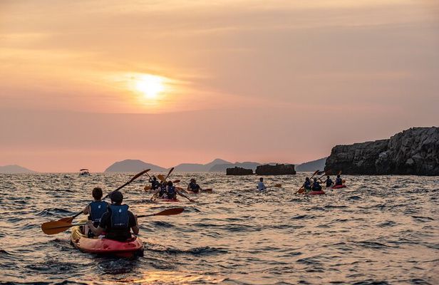 Dubrovnik: Sunset Kayak & Snorkel Tour with Wine & Water