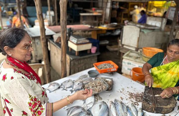 Private Maharashtrian Cooking Class in Mumbai with a Local Family