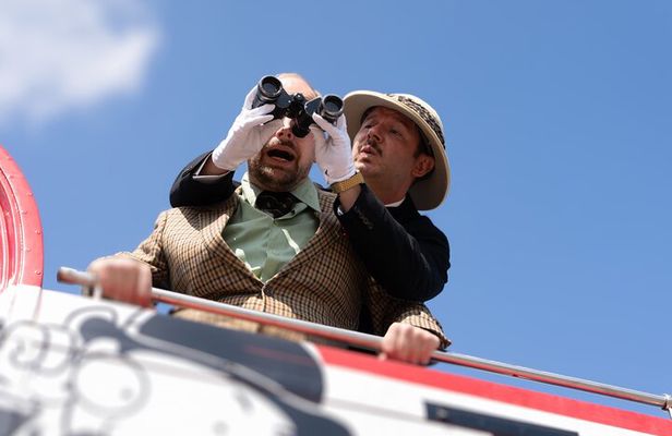 London Vintage Bus Tour: Live Comedy Sightseeing Show