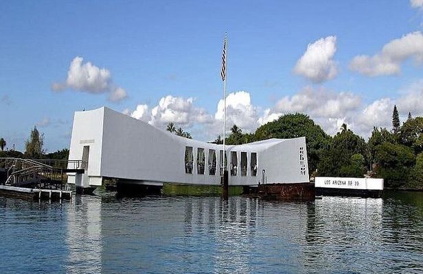Private Pearl Harbor and Mini Circle Island Tour from Waikiki