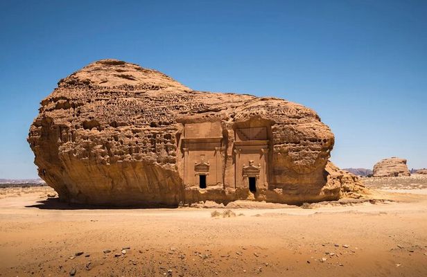Visiting the Incredible Heritage Site Hegra in AlUla.