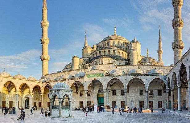 Istanbul City Tour: Small Group, Guide & Basilica Ticket Included