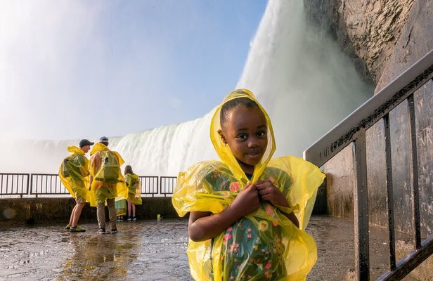 4-Hour Niagara Falls Boat Tour, Maple & Chocolate Tastings