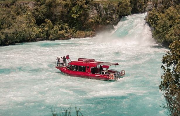 Wai-O-Tapu Rotorua & Huka Falls River Cruise Tour from Auckland
