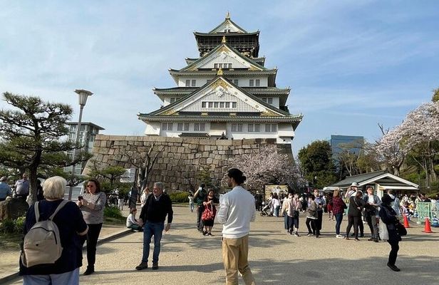 Private 3-Hour Guided Tour of Osaka Castle and Historical Museum